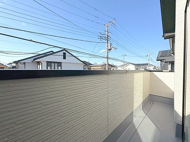 窓からの眺望です。実際に現地で眺望もご確認ください。