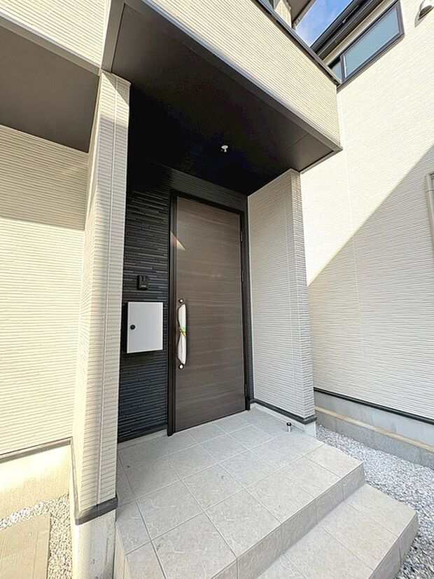 周辺のエリアで他にも沢山売りに出ている物件があります。インターネット掲載前の情報などもありますのでお気軽にお問合せください。まとめてご見学できます。 