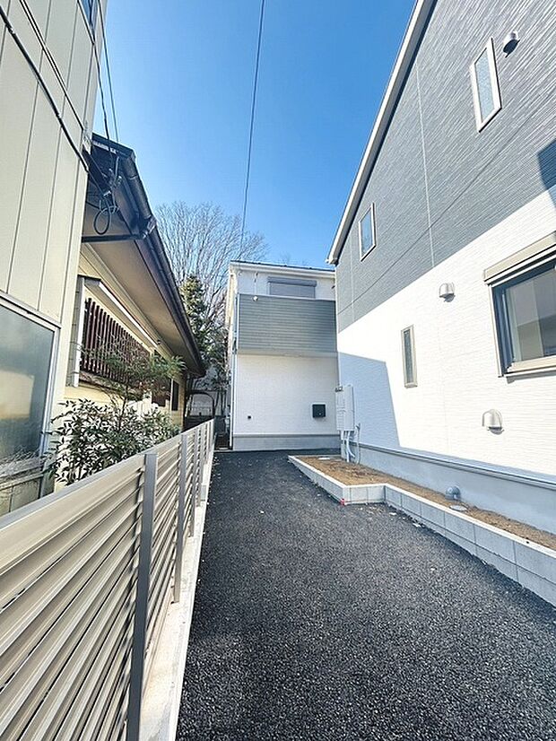 現地のご見学予約もスタートしました。周辺で売りに出ている物件も沢山御座います。まとめてご見学ができますのでお気軽にお申しつけください。