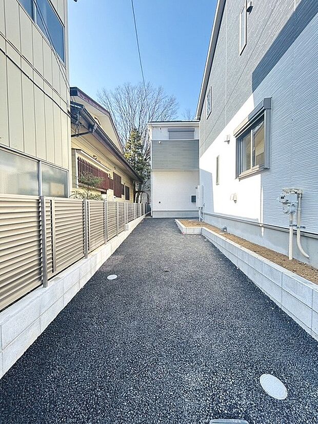 周辺のエリアで他にも沢山売りに出ている物件があります。インターネット掲載前の情報などもありますのでお気軽にお問合せください。まとめてご見学できます。