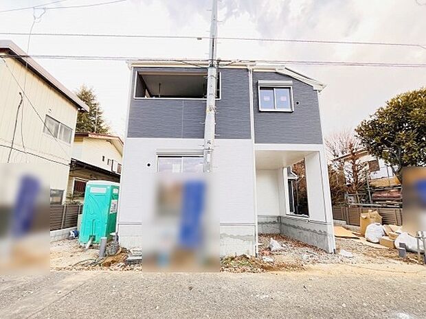 周辺の街並みの中で適度な主張、生活に溶け込むシンプルなデザインの外観が魅力の一戸建です。 