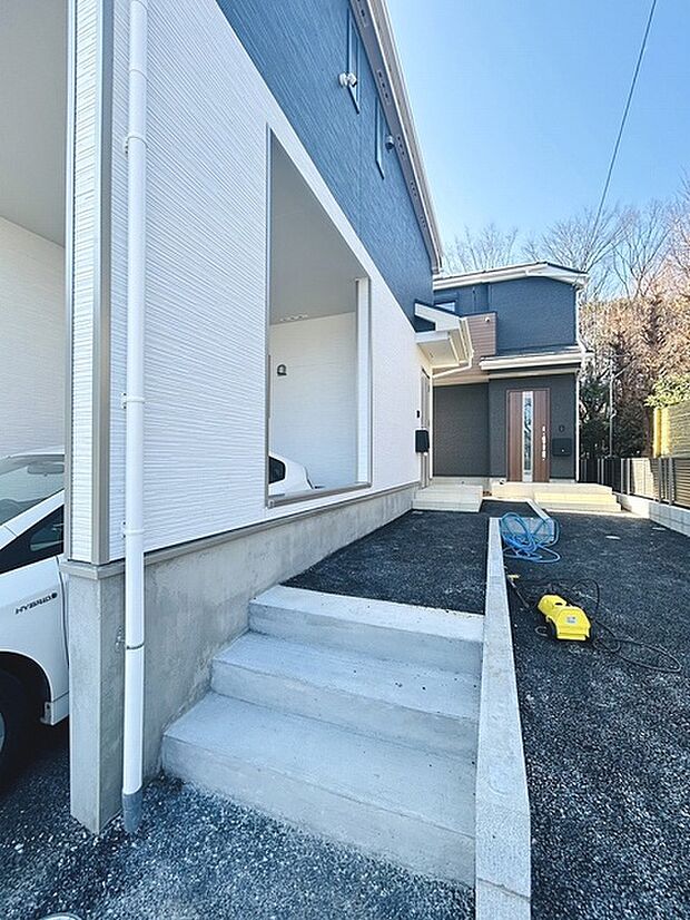 現地のご見学予約もスタートしました。周辺で売りに出ている物件も沢山御座います。まとめてご見学ができますのでお気軽にお申しつけください。