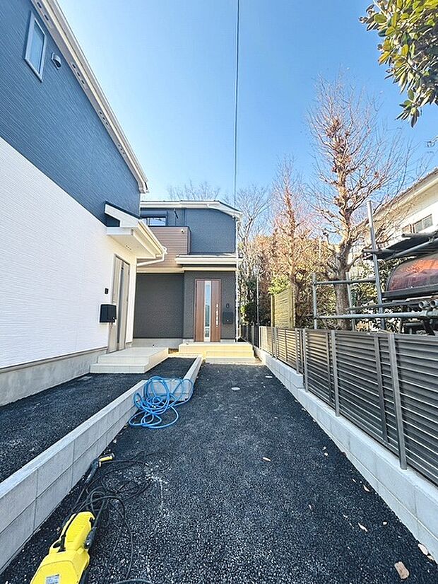 周辺のエリアで他にも沢山売りに出ている物件があります。インターネット掲載前の情報などもありますのでお気軽にお問合せください。まとめてご見学できます。