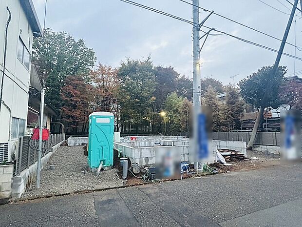 現在建物を建築中です、建築中の物件については現地確認の他、同施工会社の完成施工例のご案内、担当者のプレゼンテーションにてご検討ください。適切なご検討の方法をご説明させて頂きます。