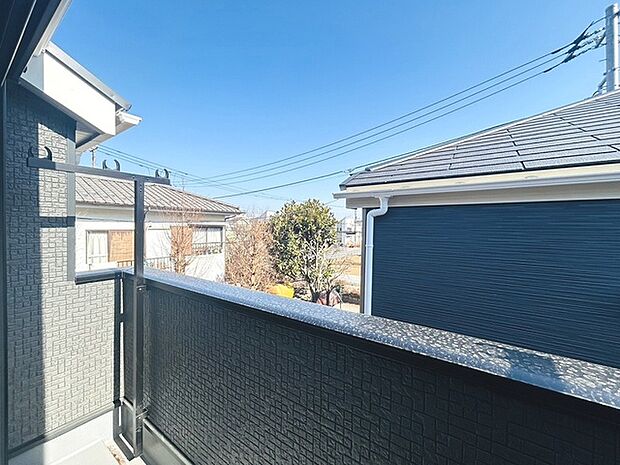 窓からの眺望です。実際に現地で眺望もご確認ください。