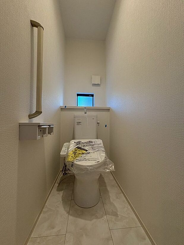 トイレにはウォシュレット機能を標準装備。