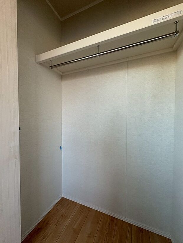 各お部屋に収納が設置されています。