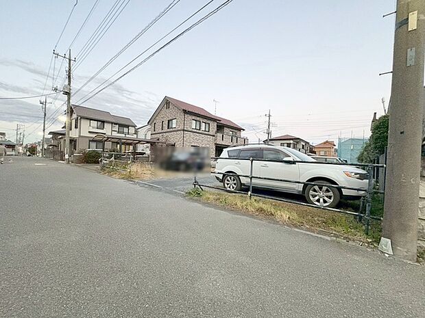 周辺は住宅が建ち並ぶ閑静な住宅街です。