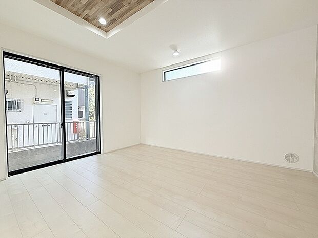 家族が一番集まる場所だから広々としつつも素敵な空間であって欲しい。みんながくつろぐリビングからキッチンまでが一つの空間のように繋がる間取り。 