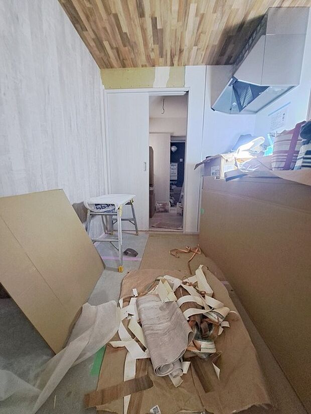 お料理をしながらリビングの家族やゲストとの会話が楽しめるカウンタータイプのキッチン。毎日のお料理を楽しく快適に。