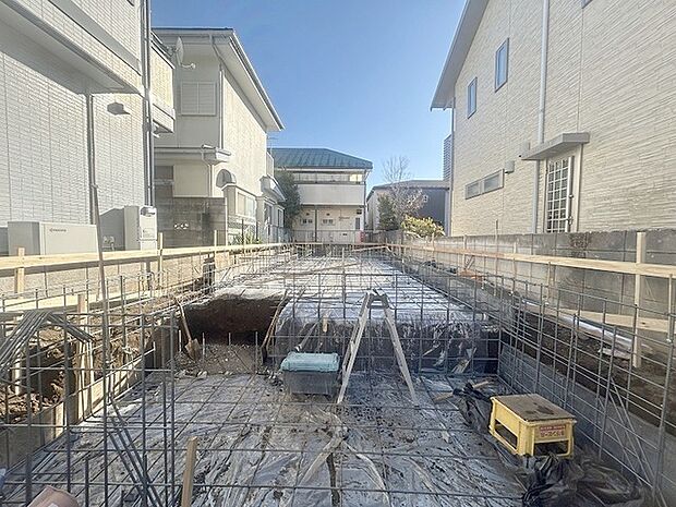 現在建物を建築中です、建築中の物件については現地確認の他、同施工会社の完成施工例のご案内、担当者のプレゼンテーションにてご検討ください。適切なご検討の方法をご説明させて頂きます。 