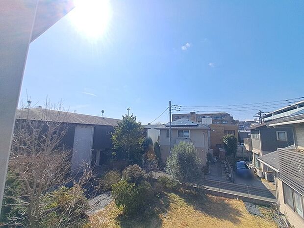 窓からの眺望です。実際に現地で眺望もご確認ください。