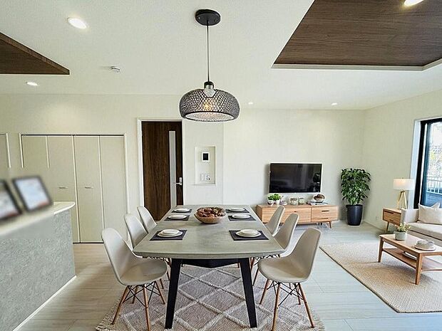 本画像はCGで作成しており、実際に現地に家具は置かれておりません。また、価格に家具は含まれておりません。