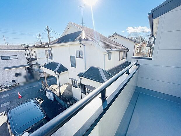 窓からの眺望です。実際に現地で眺望もご確認ください。 