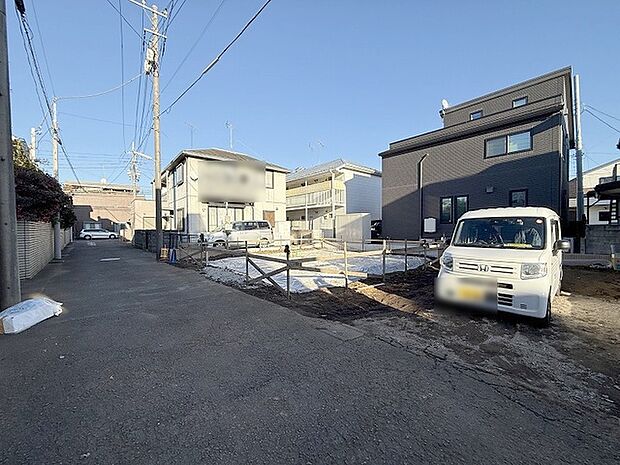 安心して暮らすことのできる住宅街。 住宅地の道路は一般に交通量が少なく車などの騒音が少ないため、住民にとって静かな生活環境が提供されます。
