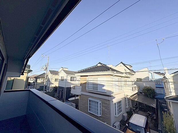 窓からの眺望です。実際に現地で眺望もご確認ください。 