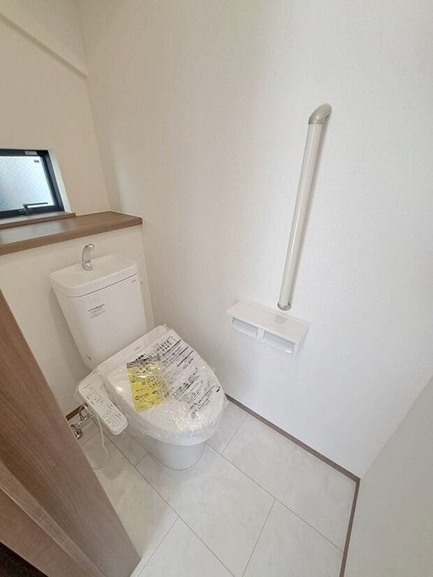 トイレにはウォシュレット機能を標準装備。