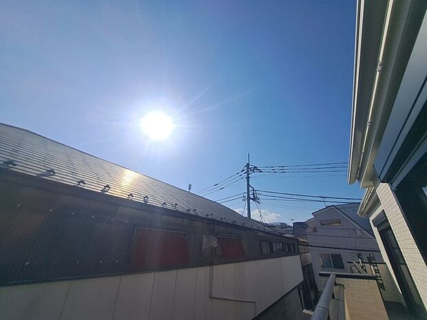 窓からの眺望です。実際に現地で眺望もご確認ください。