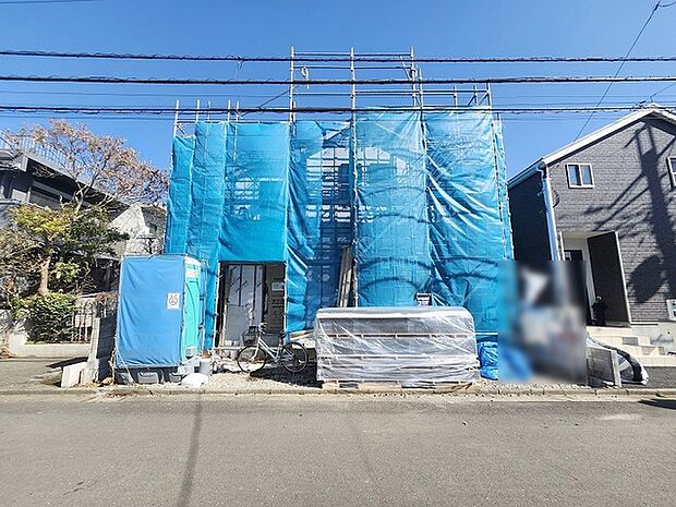 現在建物を建築中です、建築中の物件については現地確認の他、同施工会社の完成施工例のご案内、担当者のプレゼンテーションにてご検討ください。適切なご検討の方法をご説明させて頂きます。