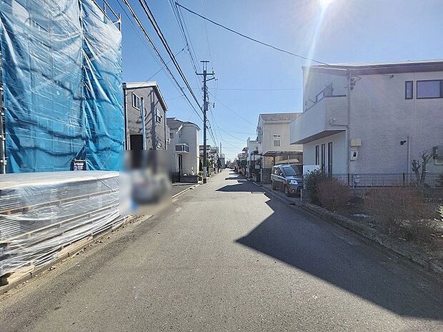 周辺は住宅が建ち並ぶ閑静な住宅街です。