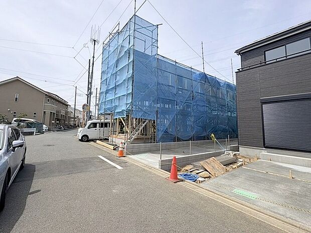 安心して暮らすことのできる住宅街。 住宅地の道路は一般に交通量が少なく車などの騒音が少ないため、住民にとって静かな生活環境が提供されます。