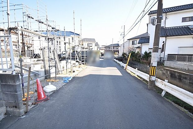 周辺は住宅が建ち並ぶ閑静な住宅街です。 