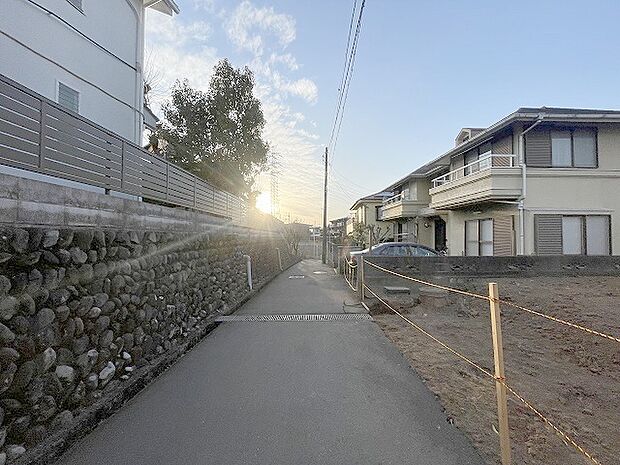 個々の優先事項や好みに基づいて考慮することが重要、 様々なライフスタイル、自分や家族にとってマッチする街並みを選ぶことが大切です。 