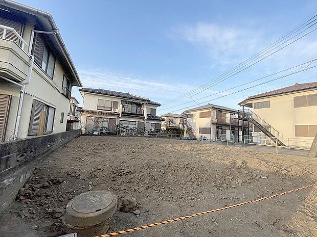 土地物件にはご確認頂くポイントがたくさんございます、土地だけのご見学の際もご遠慮せず、ぜひお気軽に担当スタッフにお申しつけくださいませ。 