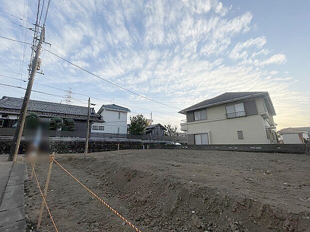 現地のご見学予約もスタートしました。周辺で売りに出ている物件も沢山御座います。まとめてご見学ができますのでお気軽にお申しつけください。