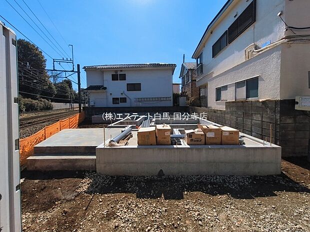 現在建物を建築中です、建築中の物件については現地確認の他、同施工会社の完成施工例のご案内、担当者のプレゼンテーションにてご検討ください。適切なご検討の方法をご説明させて頂きます。 