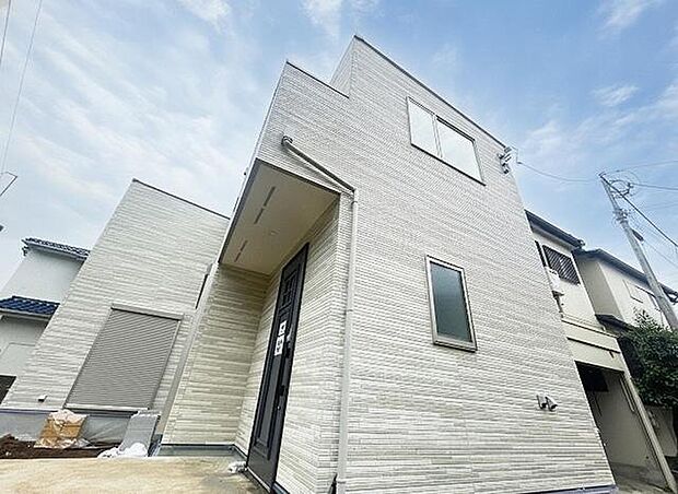建物が完成しましたので室内のご見学予約スタート。当日のご見学予約も大歓迎です。お気軽にご連絡ください。エステート白馬国分寺店は火曜水曜も営業しております。