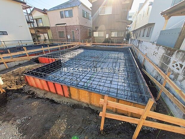 現在建物を建築中です、建築中の物件については現地確認の他、同施工会社の完成施工例のご案内、担当者のプレゼンテーションにてご検討ください。適切なご検討の方法をご説明させて頂きます。