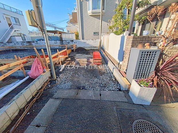 周辺のエリアで他にも沢山売りに出ている物件があります。インターネット掲載前の情報などもありますのでお気軽にお問合せください。まとめてご見学できます。 