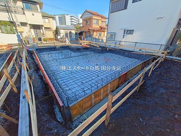 現在建物を建築中です、建築中の物件については現地確認の他、同施工会社の完成施工例のご案内、担当者のプレゼンテーションにてご検討ください。適切なご検討の方法をご説明させて頂きます。