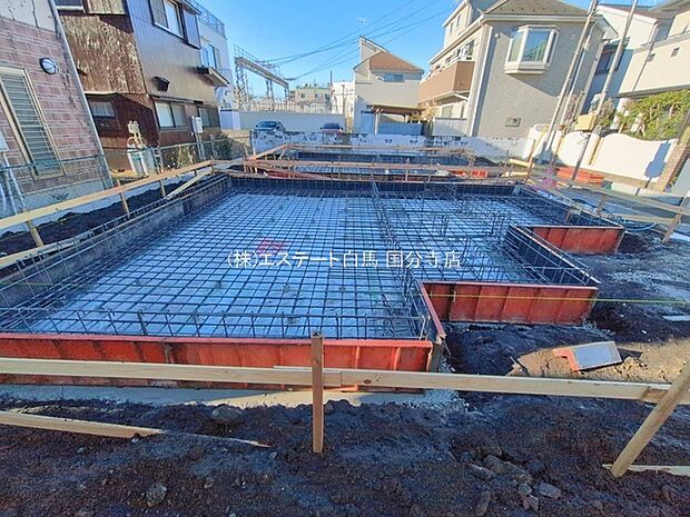 現在建物を建築中です、建築中の物件については現地確認の他、同施工会社の完成施工例のご案内、担当者のプレゼンテーションにてご検討ください。適切なご検討の方法をご説明させて頂きます。 