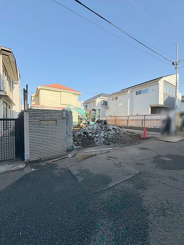 周辺のエリアで他にも沢山売りに出ている物件があります。インターネット掲載前の情報などもありますのでお気軽にお問合せください。まとめてご見学できます。 