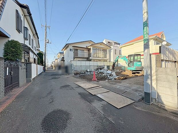 周辺は住宅が建ち並ぶ閑静な住宅街です。 