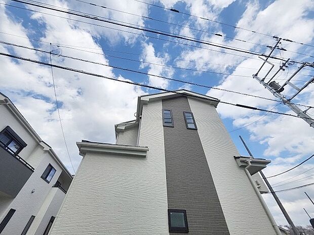 現地のご見学予約もスタートしました。周辺で売りに出ている物件も沢山御座います。まとめてご見学ができますのでお気軽にお申しつけください。