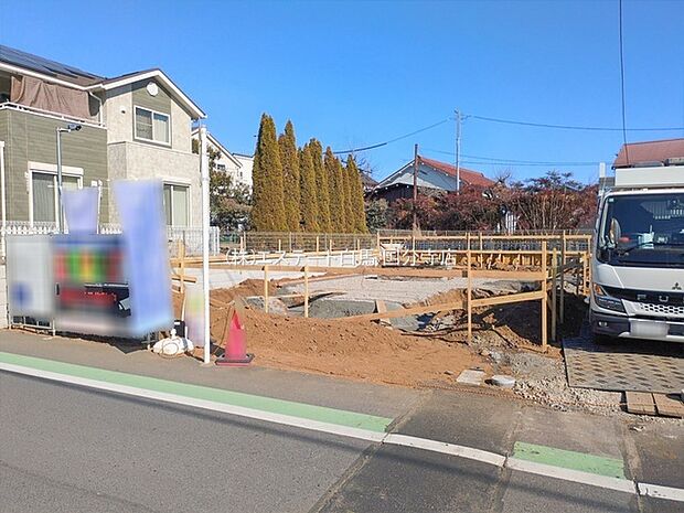 現在建物を建築中です、建築中の物件については現地確認の他、同施工会社の完成施工例のご案内、担当者のプレゼンテーションにてご検討ください。適切なご検討の方法をご説明させて頂きます。 