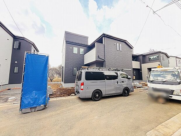 安心して暮らすことのできる住宅街。 住宅地の道路は一般に交通量が少なく車などの騒音が少ないため、住民にとって静かな生活環境が提供されます。