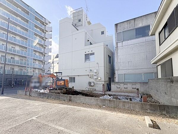 土地物件にはご確認頂くポイントがたくさんございます、土地だけのご見学の際もご遠慮せず、ぜひお気軽に担当スタッフにお申しつけくださいませ。