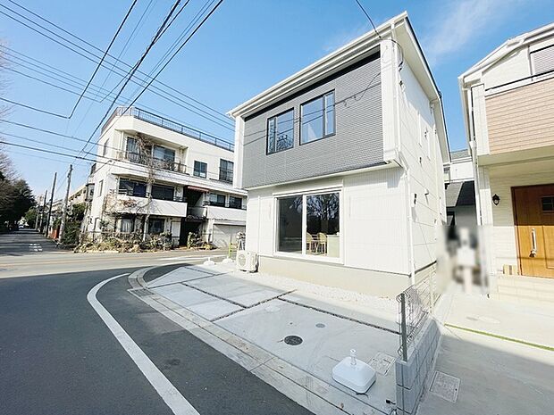 現地のご見学予約もスタートしました。周辺で売りに出ている物件も沢山御座います。まとめてご見学ができますのでお気軽にお申しつけください。 