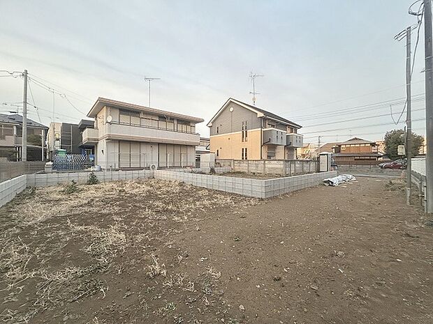 現在建物を建築中です、建築中の物件については現地確認の他、同施工会社の完成施工例のご案内、担当者のプレゼンテーションにてご検討ください。適切なご検討の方法をご説明させて頂きます。