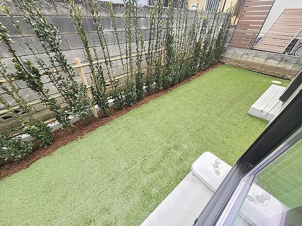 窓からの眺望です。実際に現地で眺望もご確認ください。 