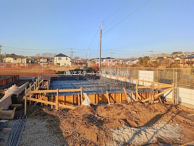 現在建物を建築中です、建築中の物件については現地確認の他、同施工会社の完成施工例のご案内、担当者のプレゼンテーションにてご検討ください。適切なご検討の方法をご説明させて頂きます。 