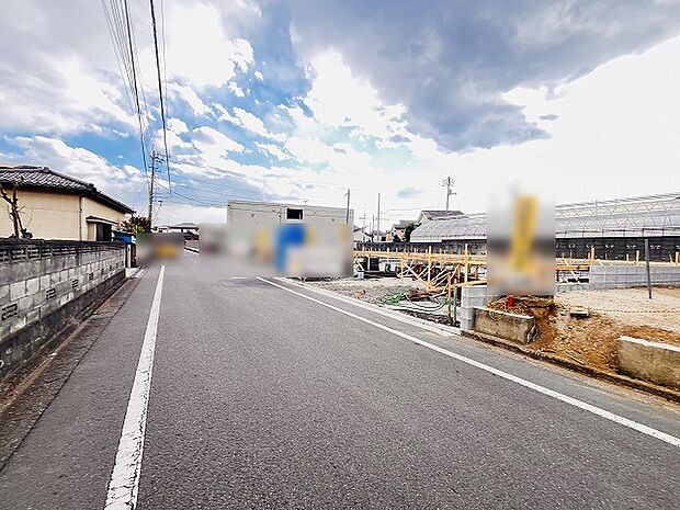 安心して暮らすことのできる住宅街。 住宅地の道路は一般に交通量が少なく車などの騒音が少ないため、住民にとって静かな生活環境が提供されます。