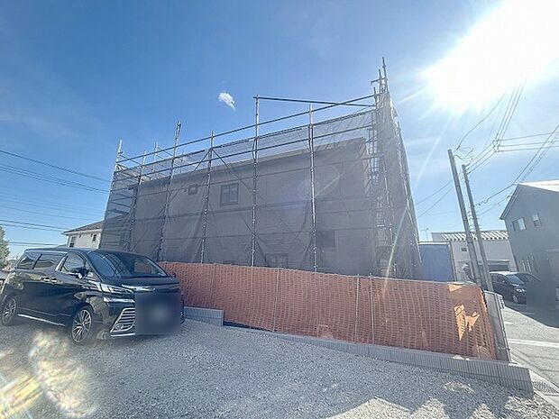 現在建物を建築中です、建築中の物件については現地確認の他、同施工会社の完成施工例のご案内、担当者のプレゼンテーションにてご検討ください。適切なご検討の方法をご説明させて頂きます。 