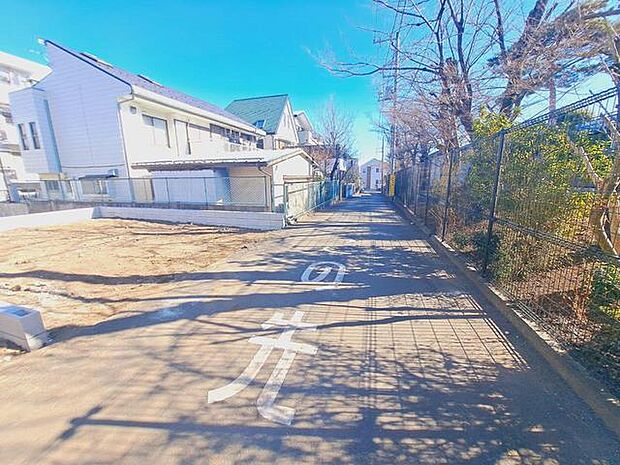 周辺のエリアで他にも沢山売りに出ている物件があります。インターネット掲載前の情報などもありますのでお気軽にお問合せください。まとめてご見学できます。 