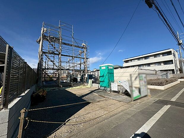 現在建物を建築中です、建築中の物件については現地確認の他、同施工会社の完成施工例のご案内、担当者のプレゼンテーションにてご検討ください。適切なご検討の方法をご説明させて頂きます。 