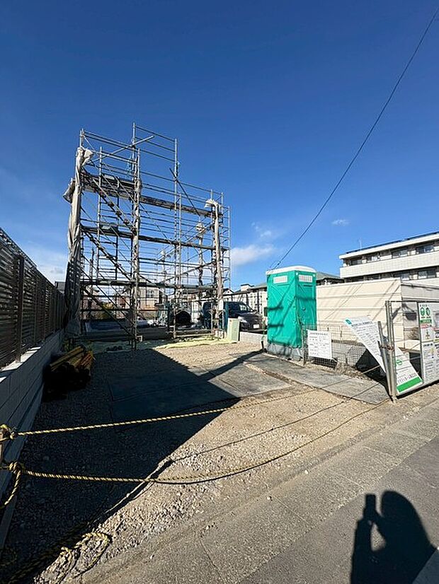 現在建物を建築中です、建築中の物件については現地確認の他、同施工会社の完成施工例のご案内、担当者のプレゼンテーションにてご検討ください。適切なご検討の方法をご説明させて頂きます。 